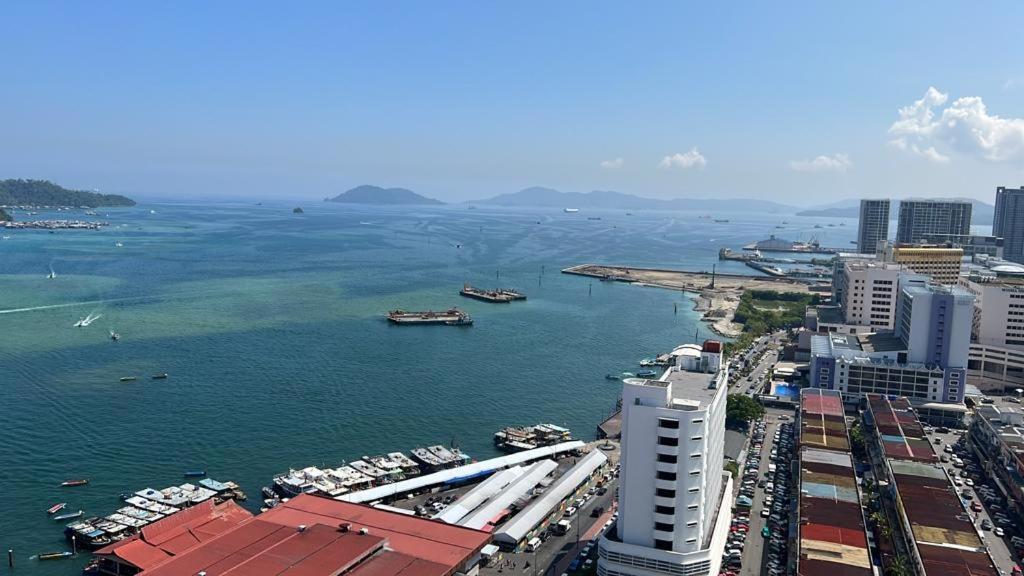 Kota Kinabalu City Centre @ The Shore By Casa Yolo Dış mekan fotoğraf