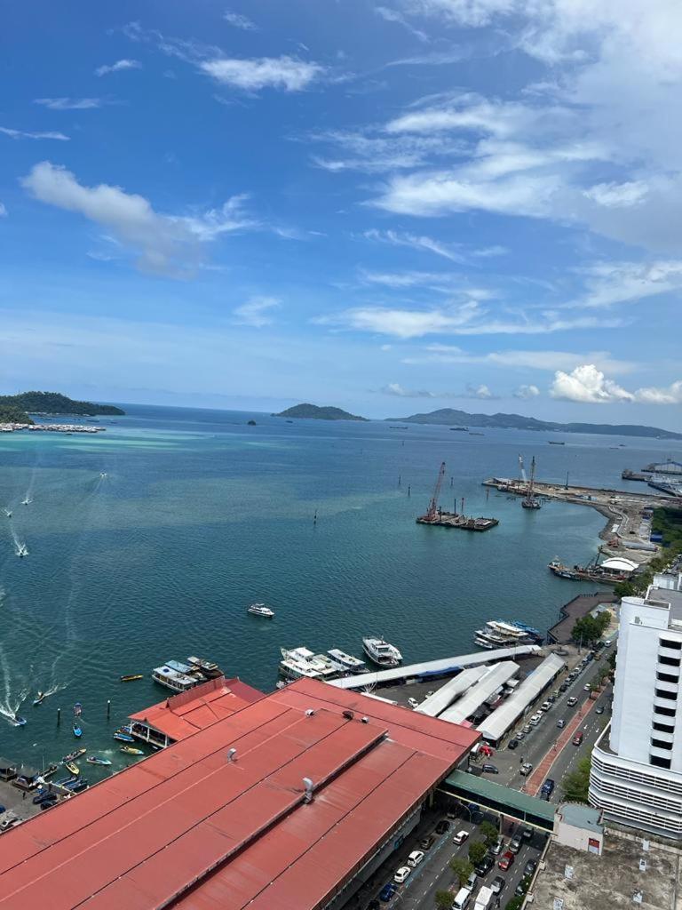 Kota Kinabalu City Centre @ The Shore By Casa Yolo Dış mekan fotoğraf