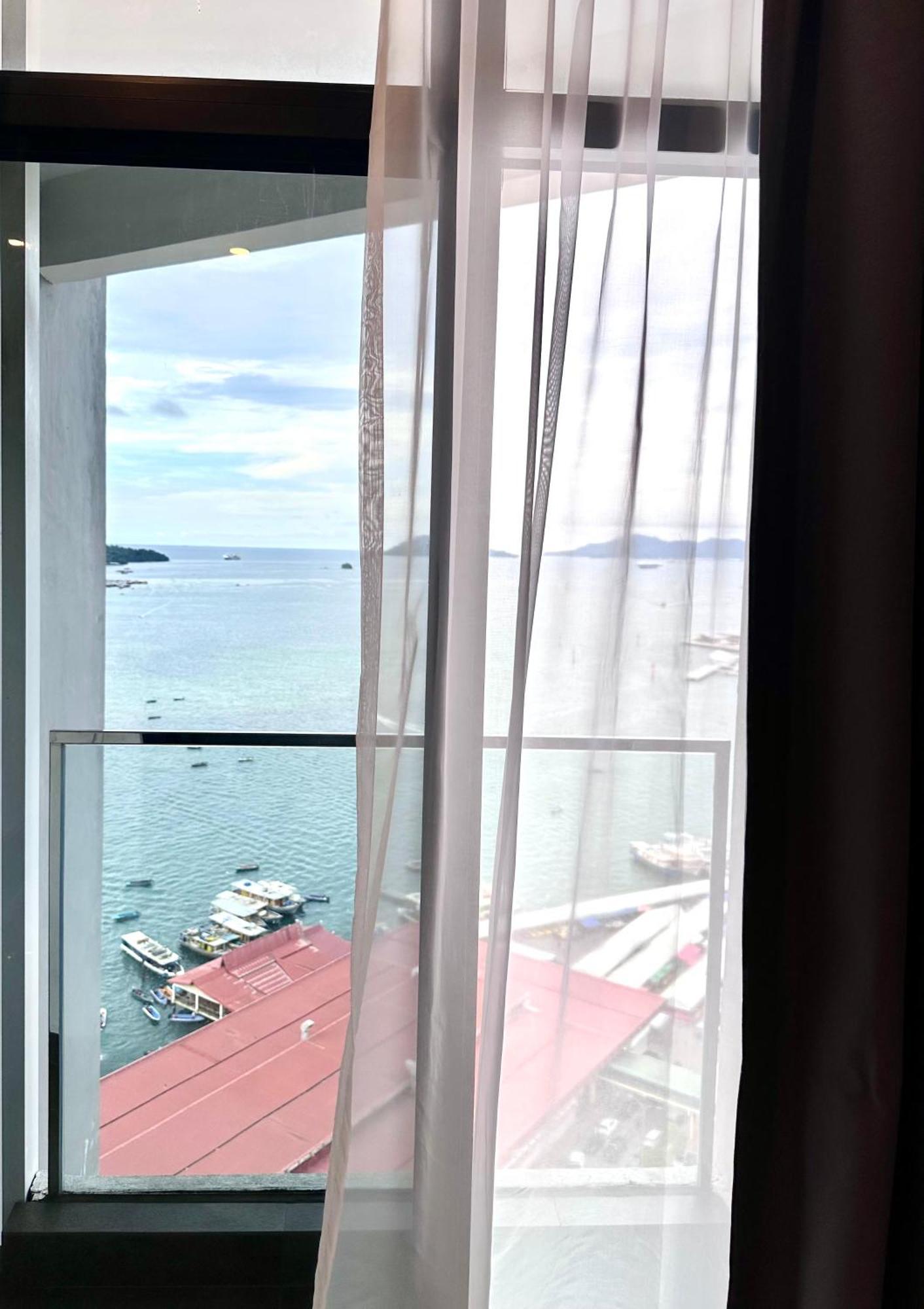 Kota Kinabalu City Centre @ The Shore By Casa Yolo Dış mekan fotoğraf