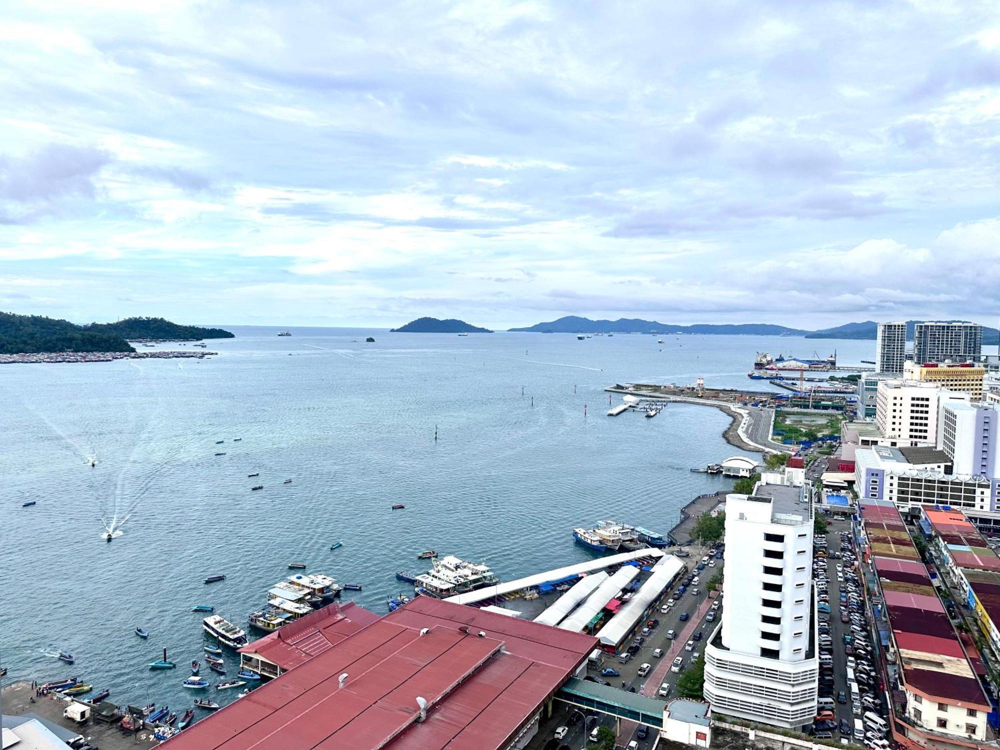 Kota Kinabalu City Centre @ The Shore By Casa Yolo Dış mekan fotoğraf