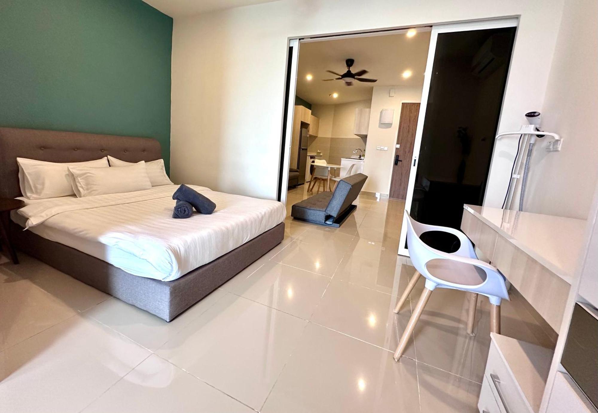 Kota Kinabalu City Centre @ The Shore By Casa Yolo Dış mekan fotoğraf
