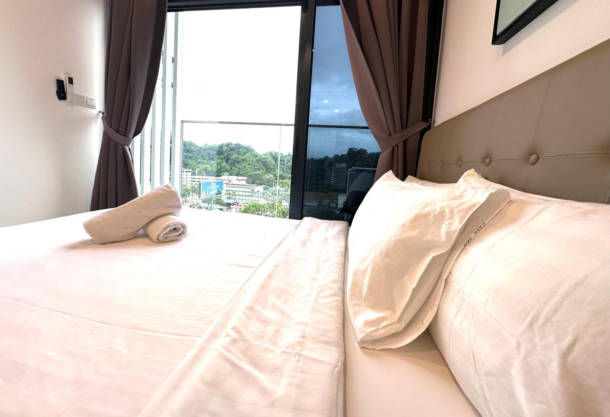 Kota Kinabalu City Centre @ The Shore By Casa Yolo Dış mekan fotoğraf