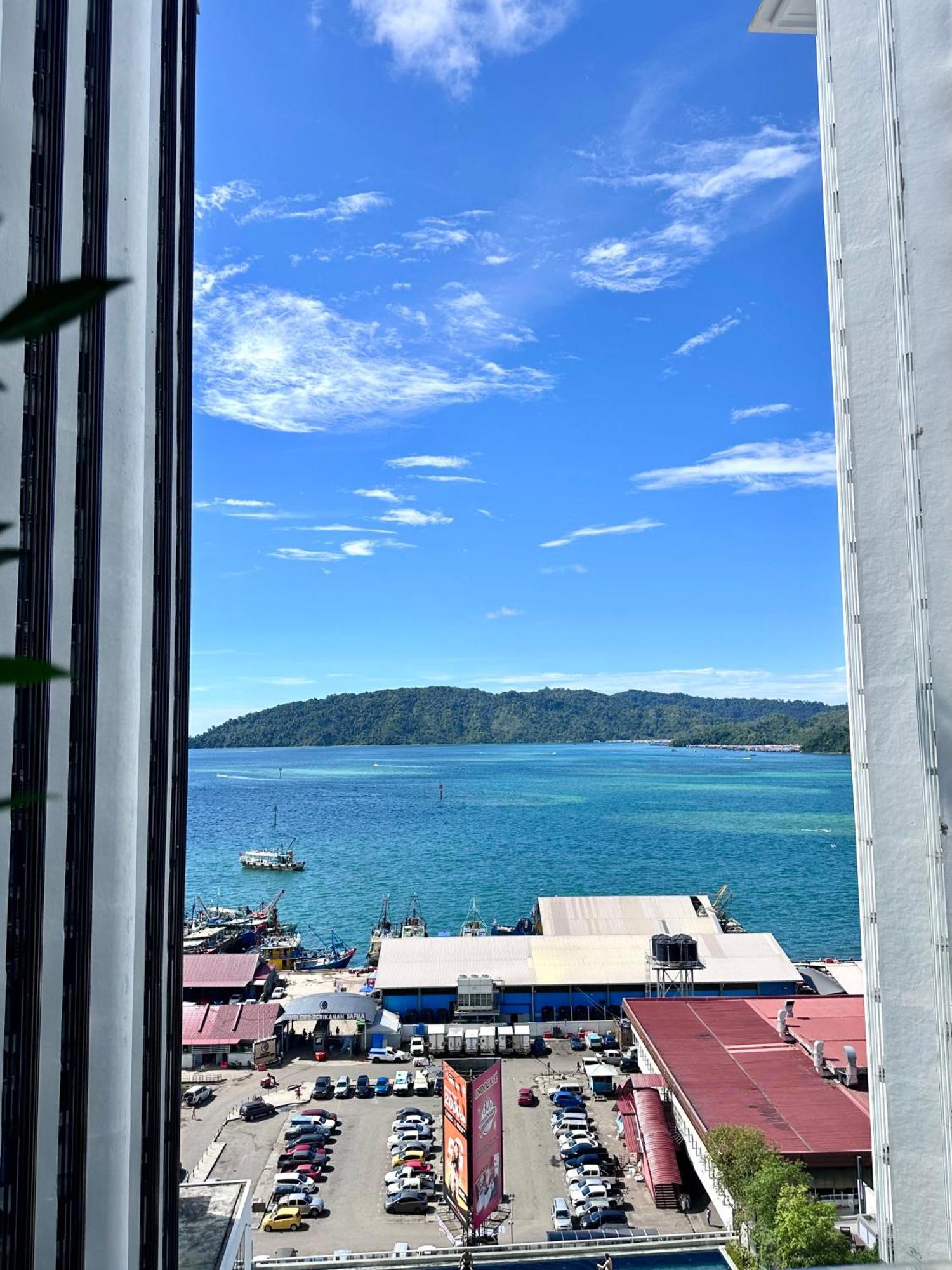 Kota Kinabalu City Centre @ The Shore By Casa Yolo Dış mekan fotoğraf